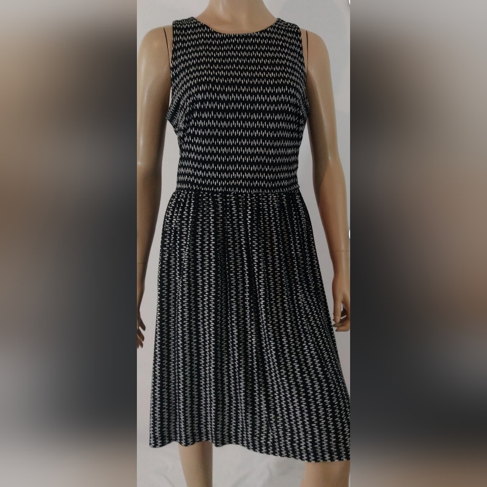 Ann Taylor loft womens dress medium petite sleeveless underskirt black white